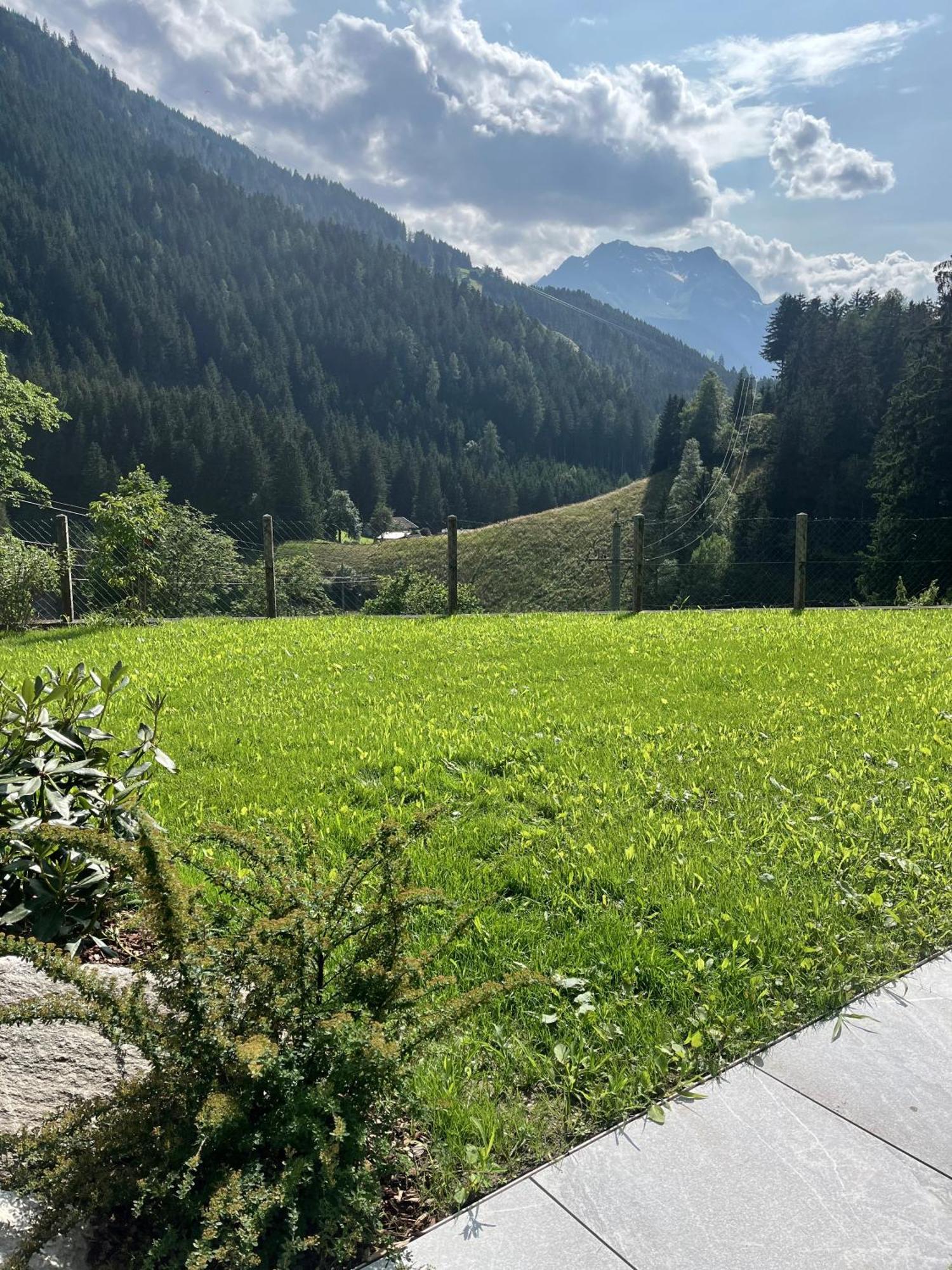 Natur Zeit - Alpine Garden Apartments Mayrhofen Eksteriør billede